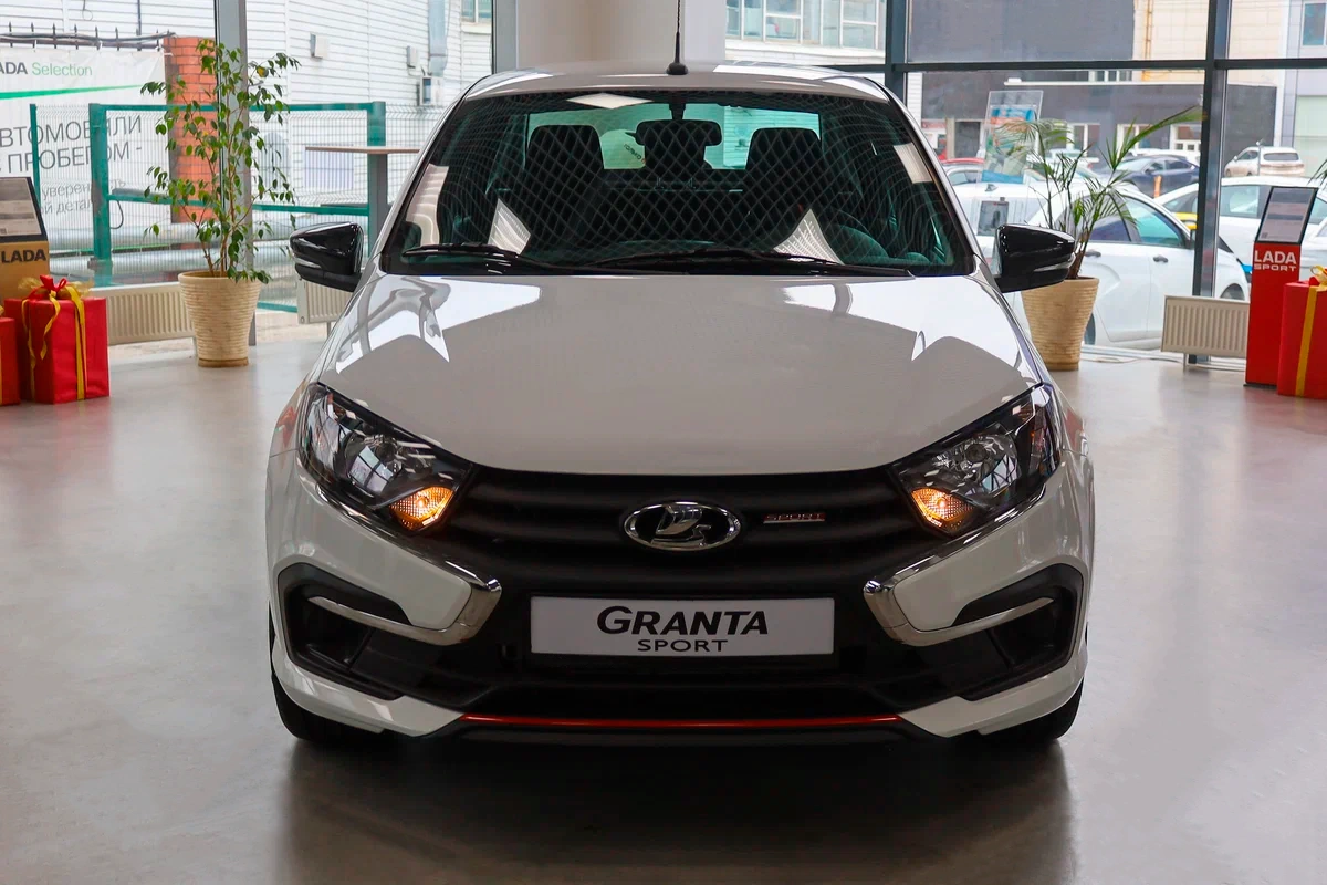 Lada Granta Sport Седан - фото №2