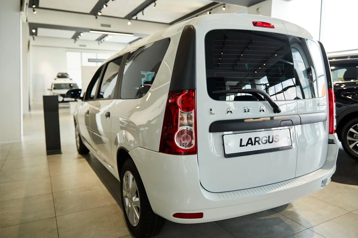 Lada Largus - фото №5